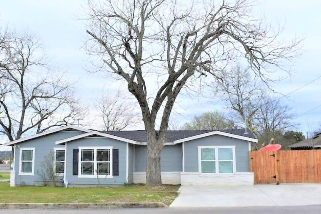 Cozy Haus Relaxing 'home Base' Wifi Location Close To Town And Rivers, Schlitterbahn, Gruene *