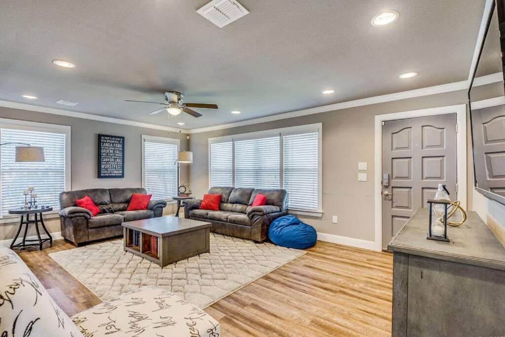 Cozy Haus Relaxing 'home Base' Wifi Location Close To Town And Rivers, Schlitterbahn, Gruene * New Braunfels